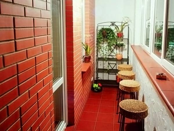 Интересные идеи отделки балконов: фото