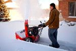 Какая снегоуборочная техника для дома и дачи подойдет лучше всего