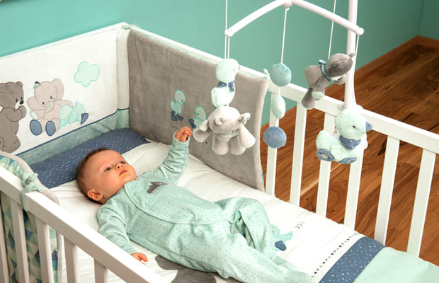 Мобиль на кроватку для новорождённых